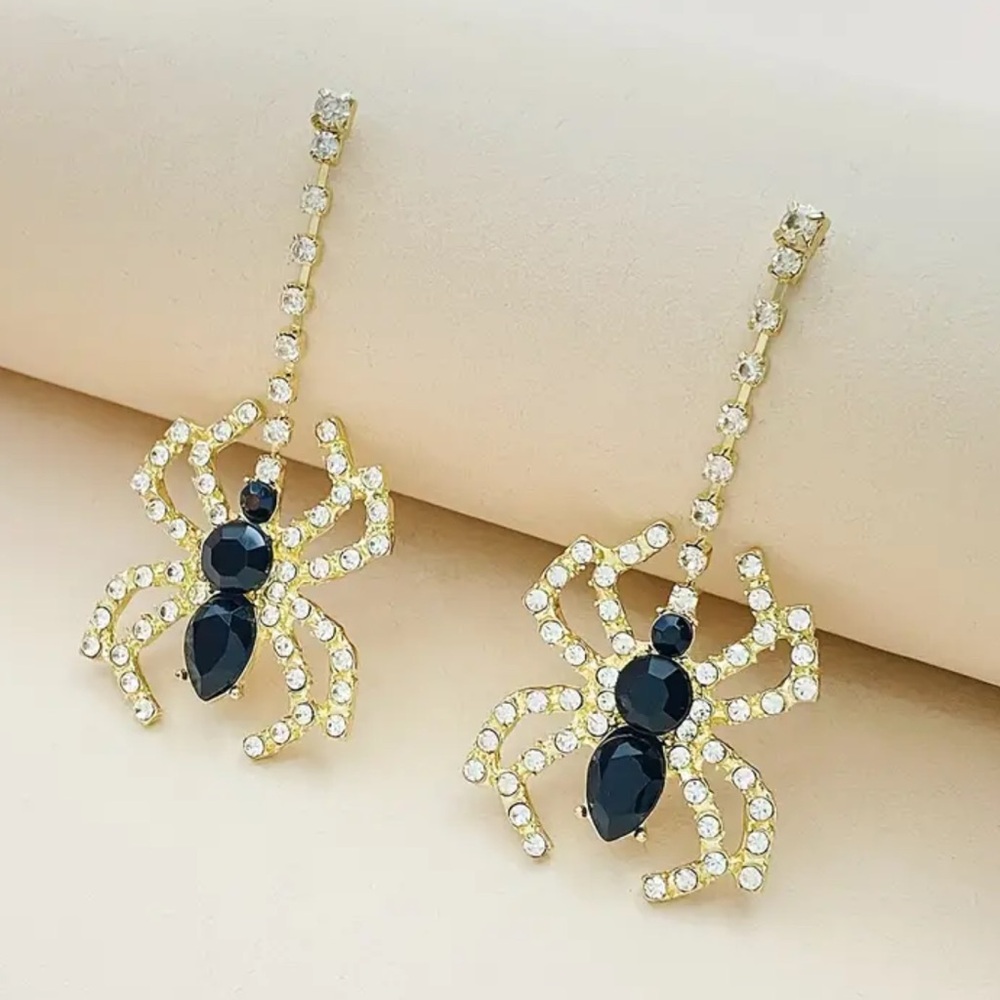NEW Spider Web Chandelier Earrings Halloween Black Crystal Statement Jew… - Picture 5 of 5